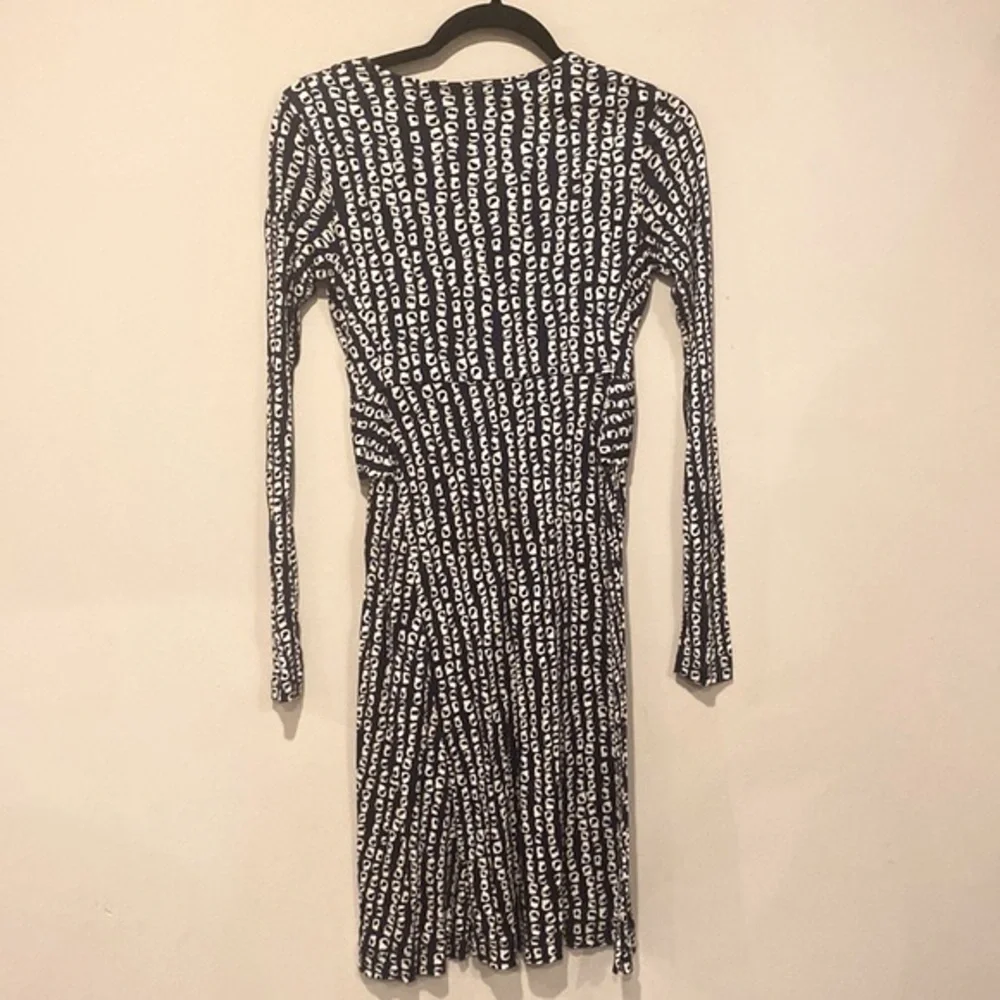 Hugo Boss Faux Wrap V-Nevk Long Sleeve Dress - Picture 5 of 6